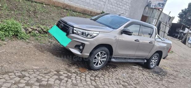 Toyota Hilux 2020 Beige
