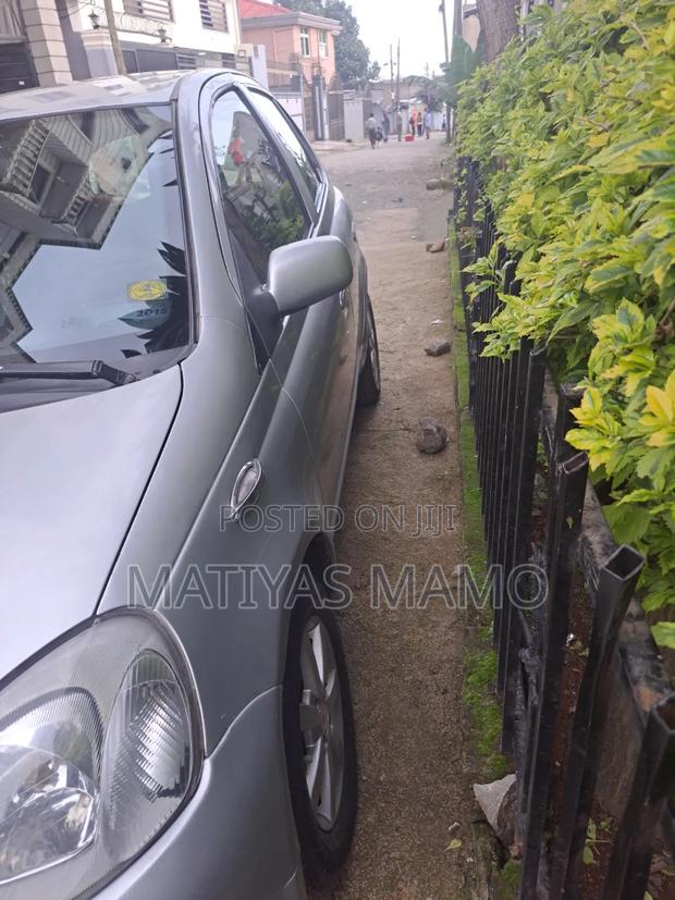 Toyota Vitz 2001 Silver