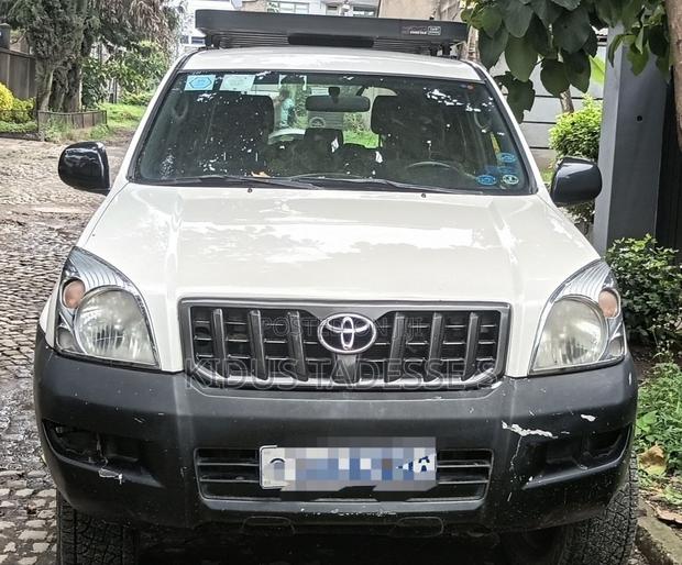 Toyota Land Cruiser 2007 White