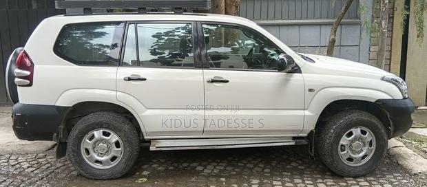 Toyota Land Cruiser 2007 White