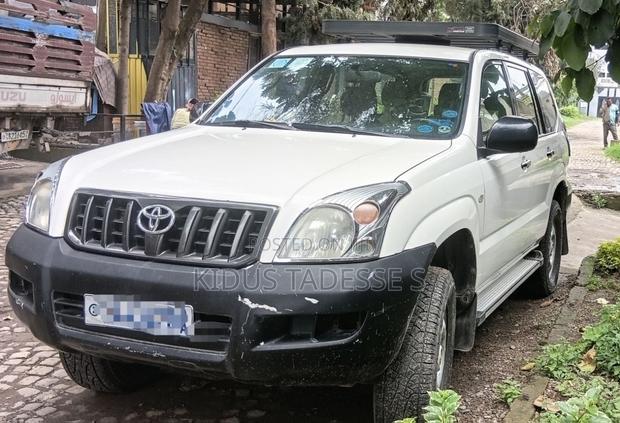 Toyota Land Cruiser 2007 White