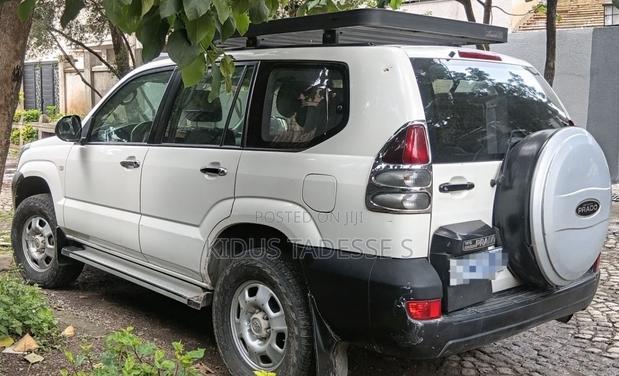 Toyota Land Cruiser 2007 White