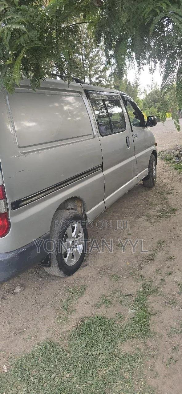 Toyota Raum 2001 Gray