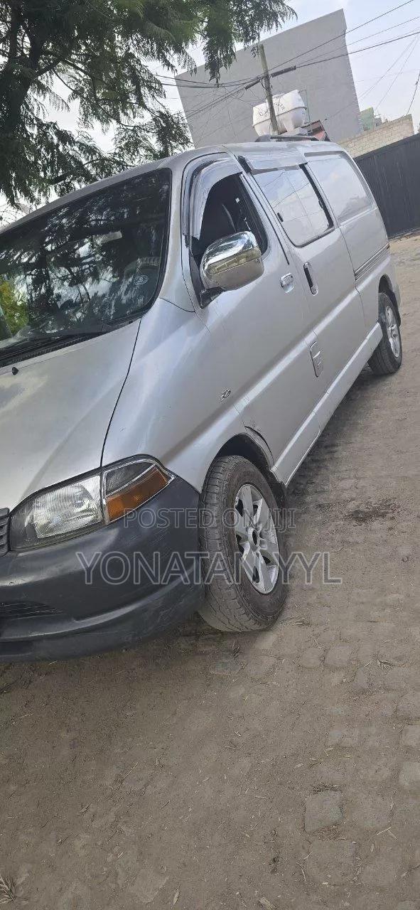 Toyota Raum 2001 Gray