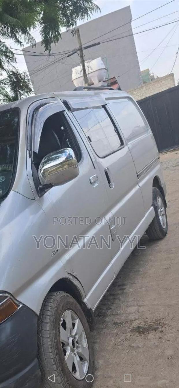 Toyota Raum 2001 Gray