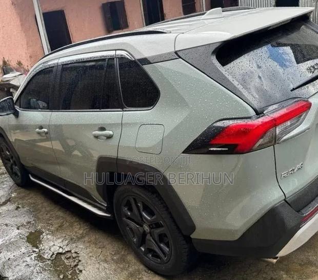 New Toyota RAV4 2022 White