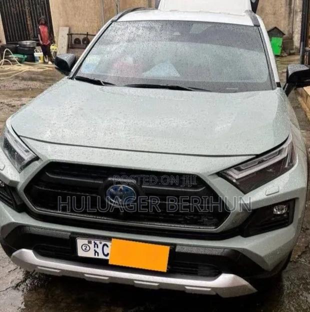 New Toyota RAV4 2022 White
