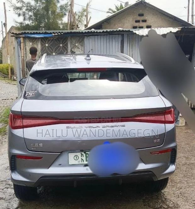 New BYD E2 43 kWh 94 hp FWD 2025 Gray