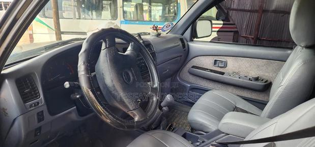 Toyota Hilux 2004 Black