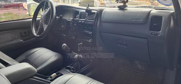 Toyota Hilux 2004 Black