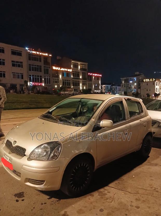 Toyota Vitz 2004 Gold