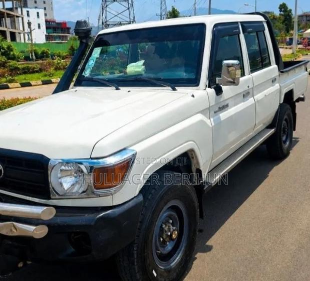 Toyota Land Cruiser 2019 White