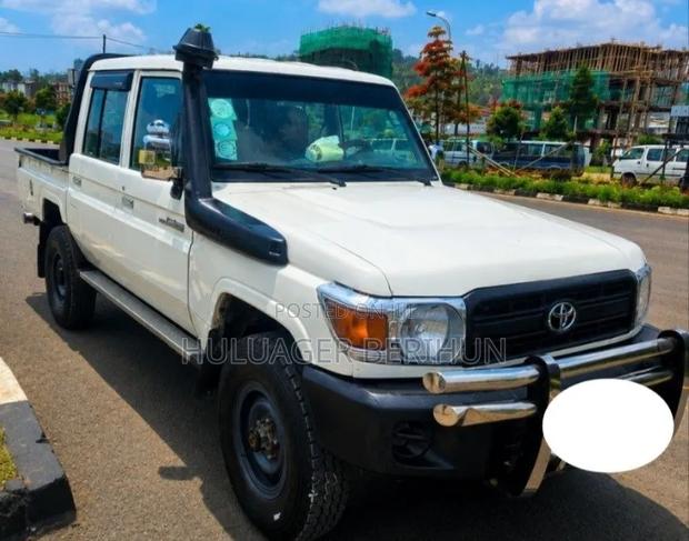 Toyota Land Cruiser 2019 White