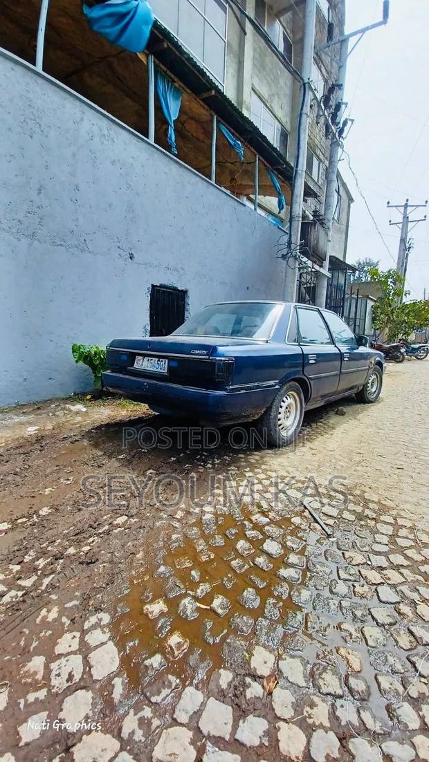 Toyota Camry 1987 Blue