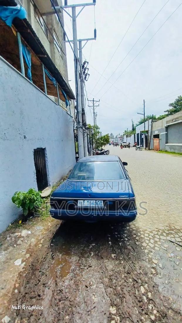 Toyota Camry 1987 Blue