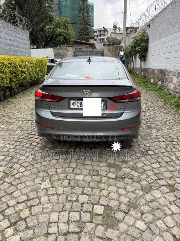 Hyundai Avante 2016 Silver