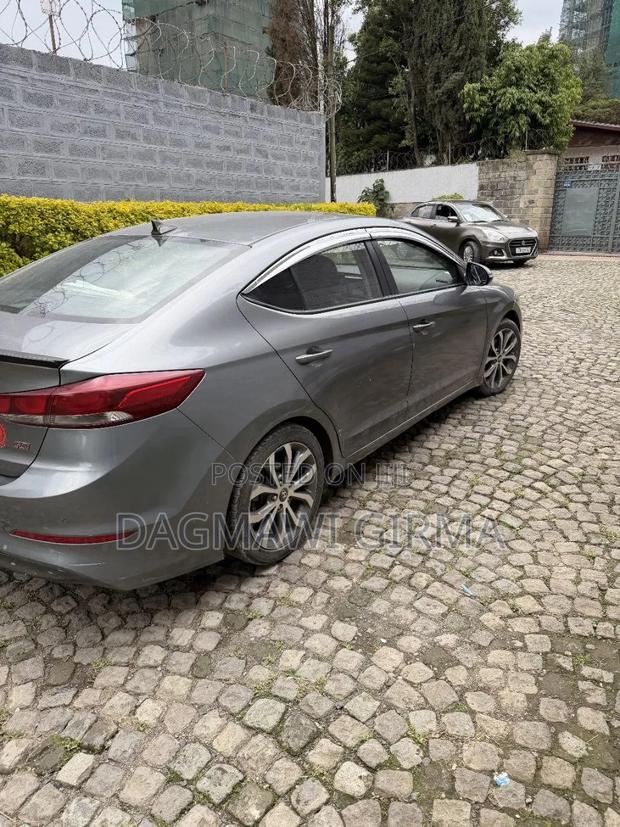 Hyundai Avante 2016 Silver