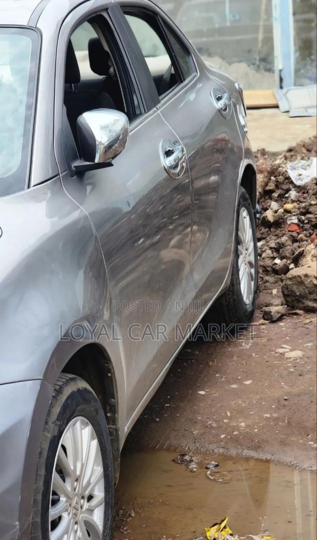 Suzuki Dzire 2022 Silver