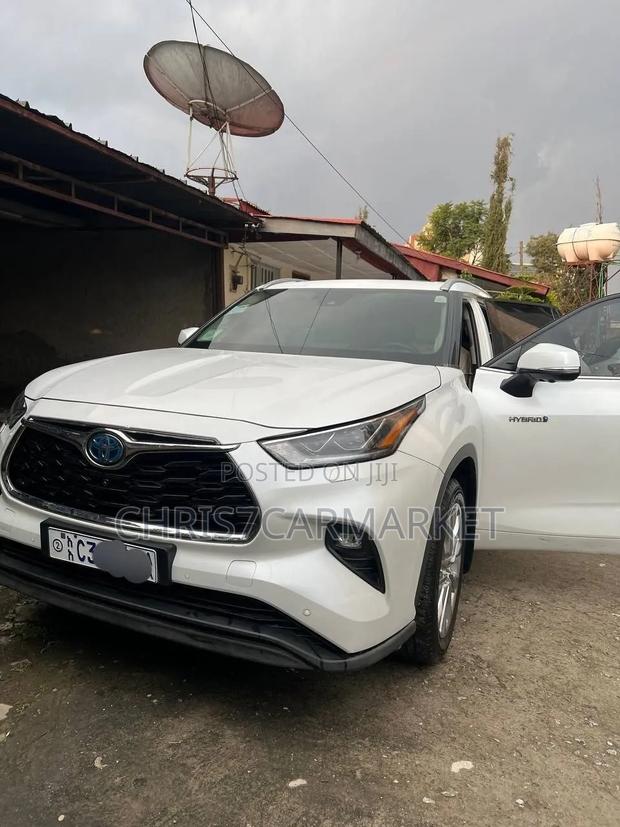 Toyota Highlander 2024 White