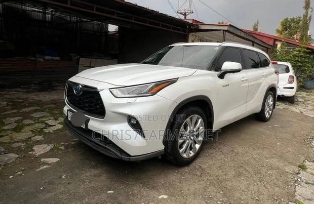 Toyota Highlander 2024 White