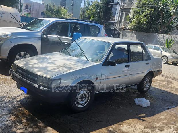 Toyota Corolla 1985 Gray