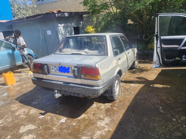 Toyota Corolla 1985 Gray