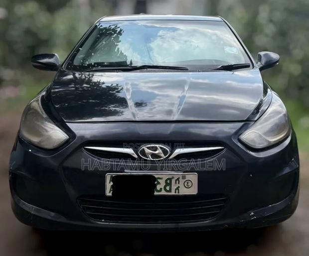 Hyundai Accent 2012 Black