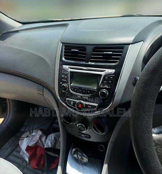 Hyundai Accent 2012 Black