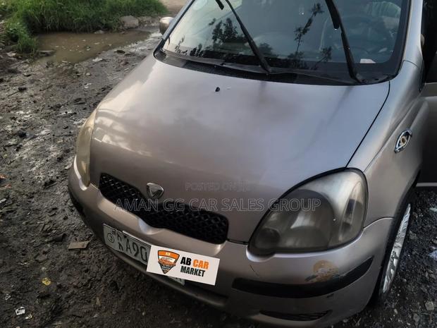 Toyota Vitz 2004 Gray