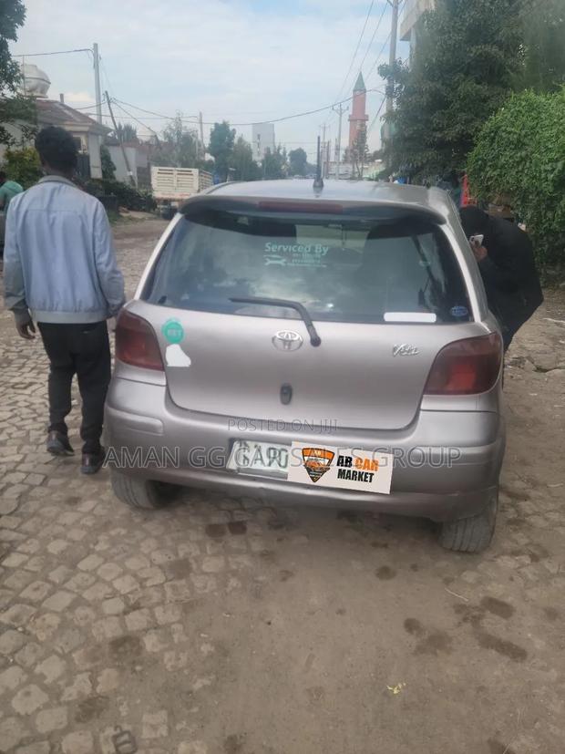 Toyota Vitz 2004 Gray