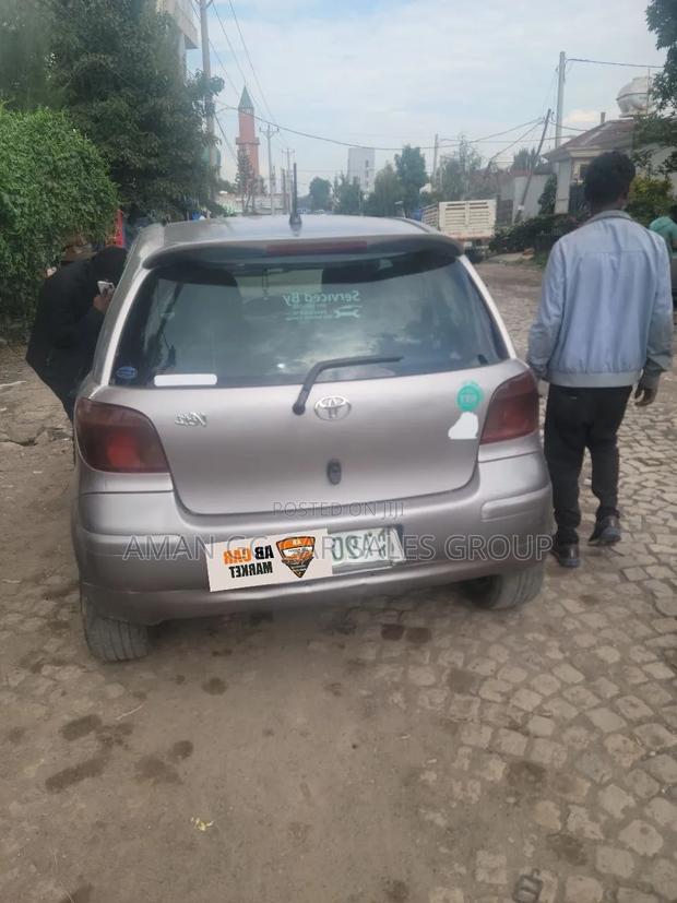 Toyota Vitz 2004 Gray