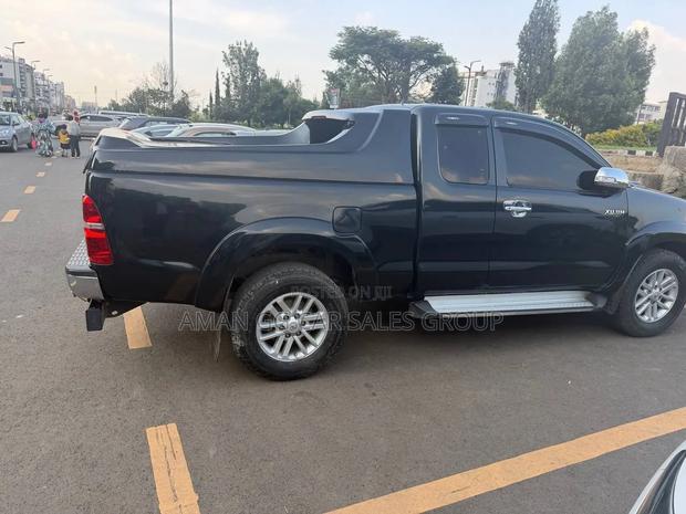 Toyota Hilux 2014 Black