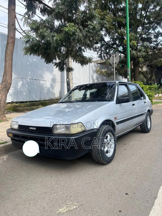 Toyota Corolla 1986 Silver