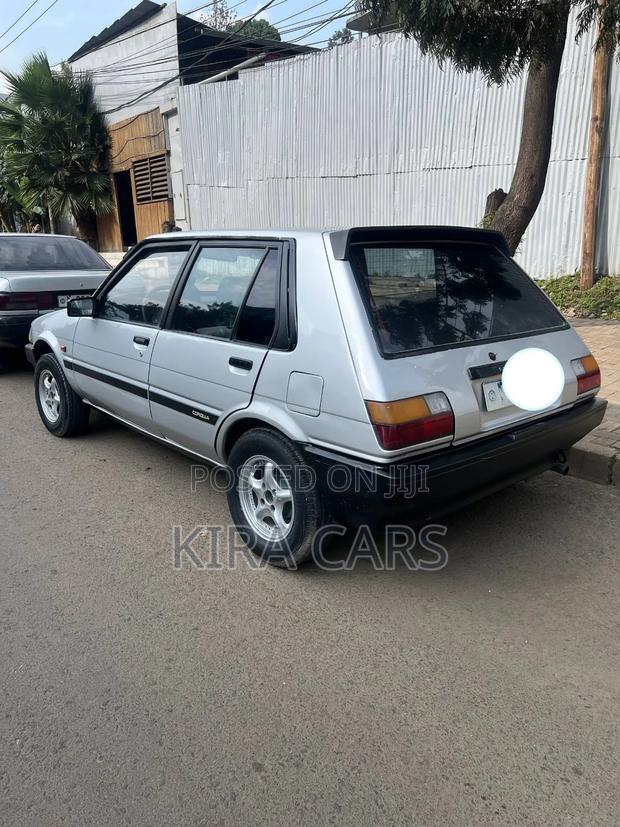 Toyota Corolla 1986 Silver