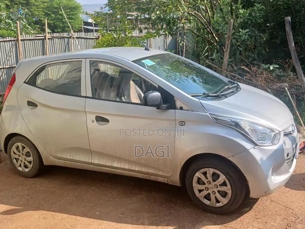 Hyundai Eon 2015 Silver