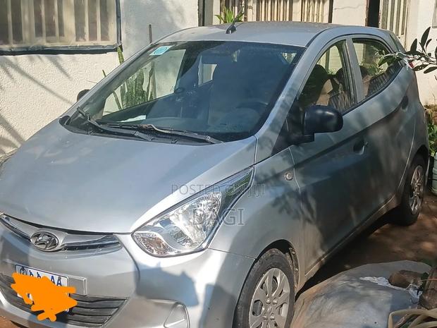 Hyundai Eon 2015 Silver