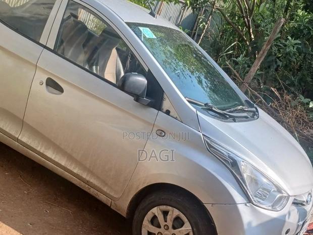 Hyundai Eon 2015 Silver