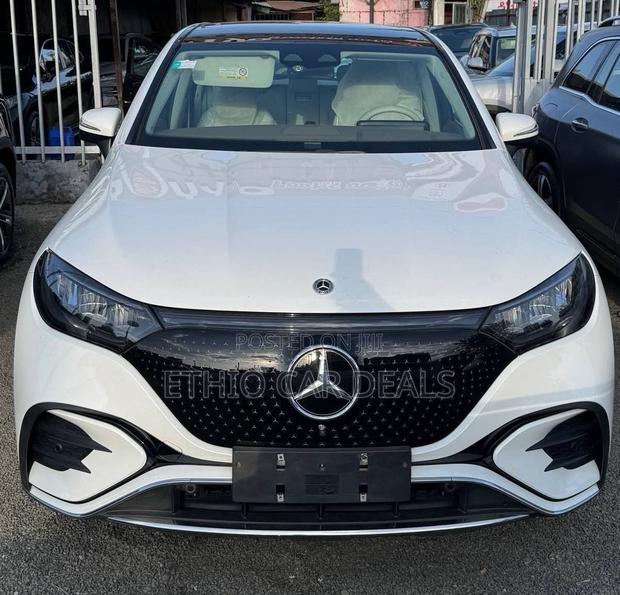 Mercedes-Benz EQE 2025 Ivory