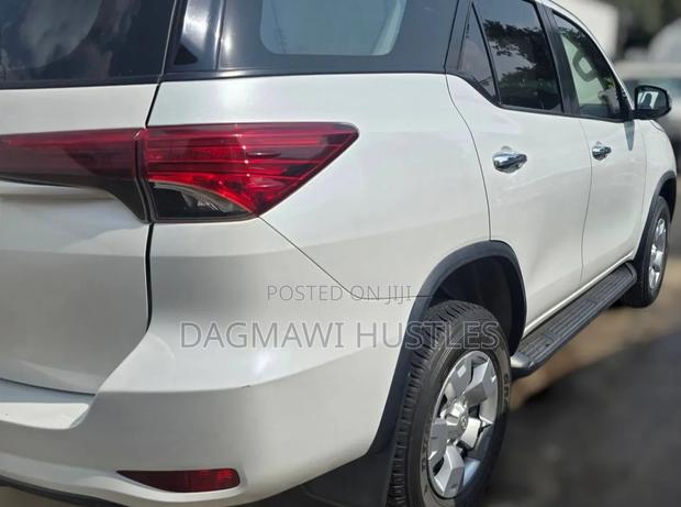 Toyota Fortuner 2023 White