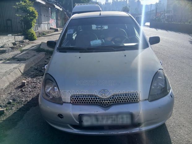 Toyota Yaris 1999 Silver