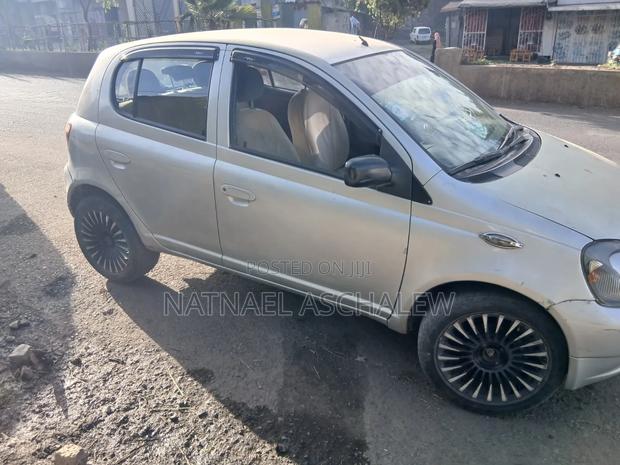 Toyota Yaris 1999 Silver