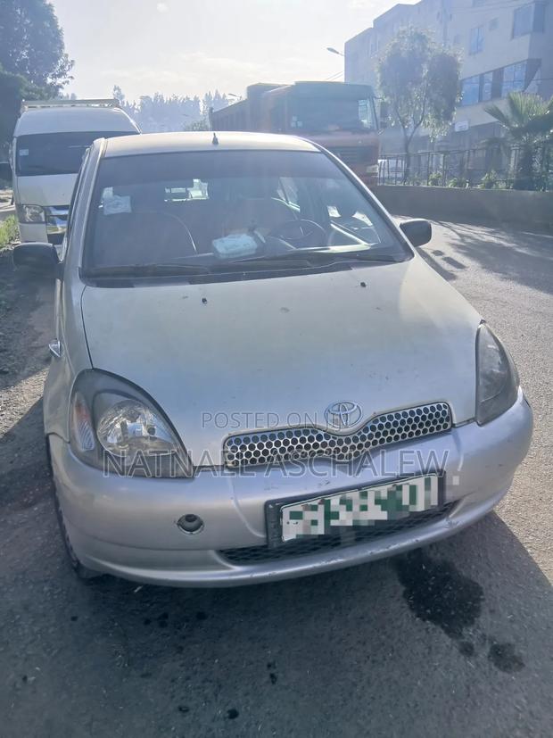 Toyota Yaris 1999 Silver