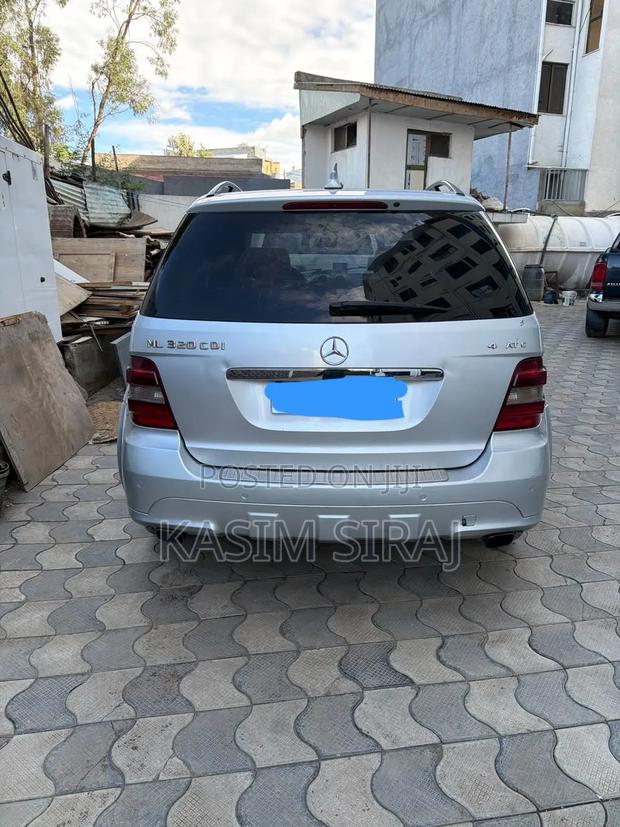Mercedes-Benz M Class 2009 Silver