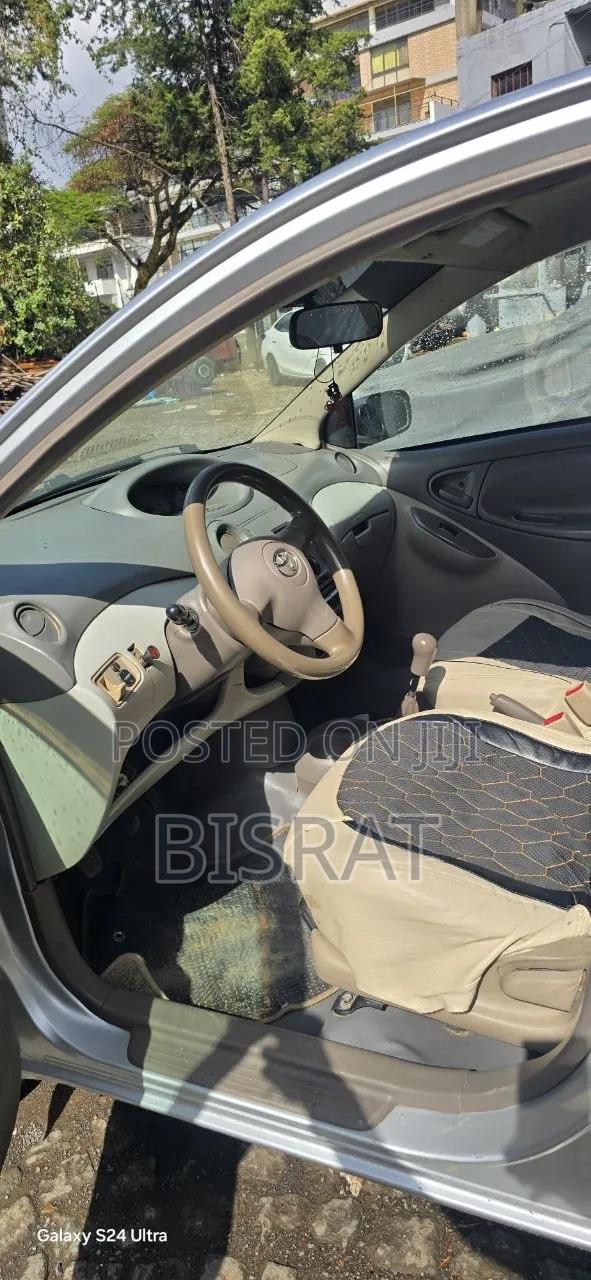 Toyota Platz 1.0 FWD 2005 Silver