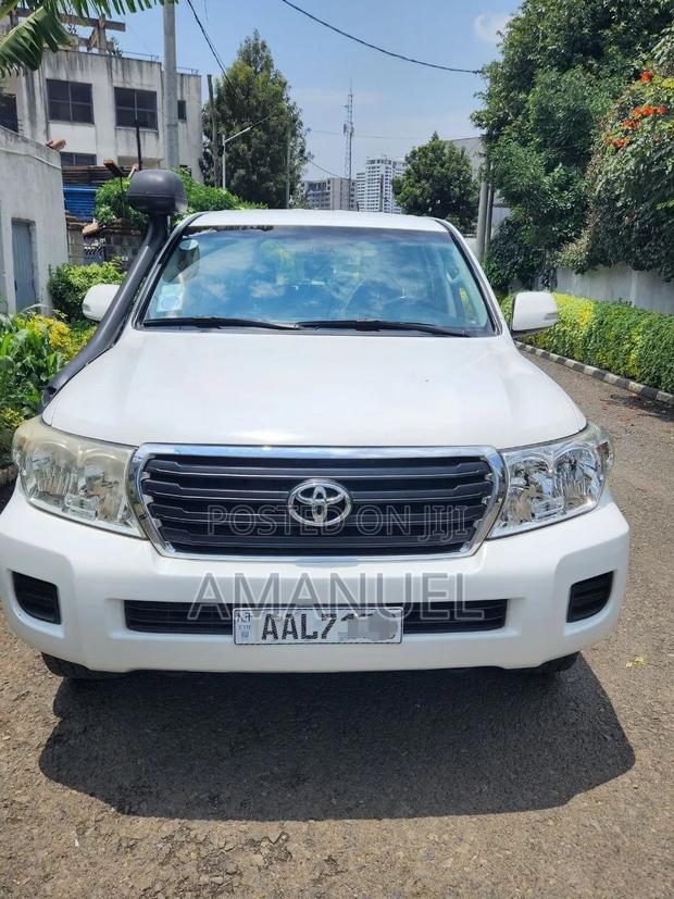 Toyota Land Cruiser 2014 White