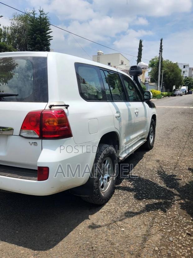 Toyota Land Cruiser 2014 White