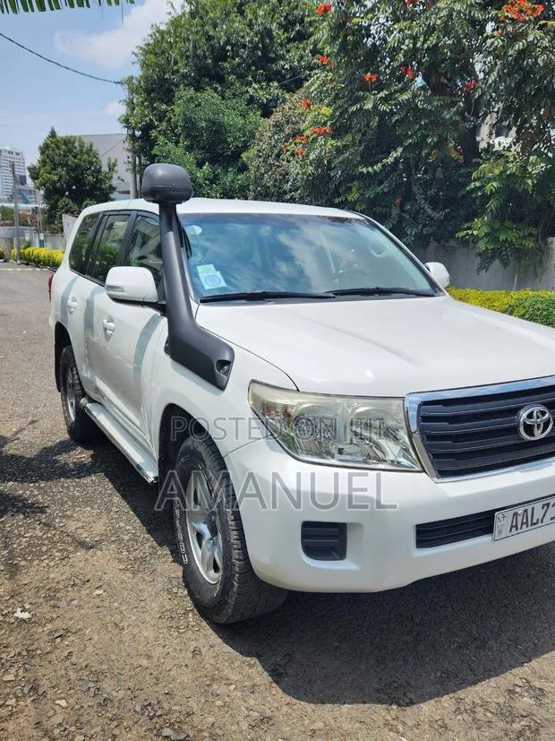 Toyota Land Cruiser 2014 White