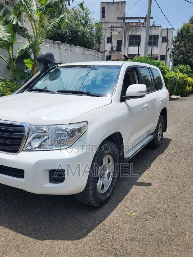Toyota Land Cruiser 2014 White