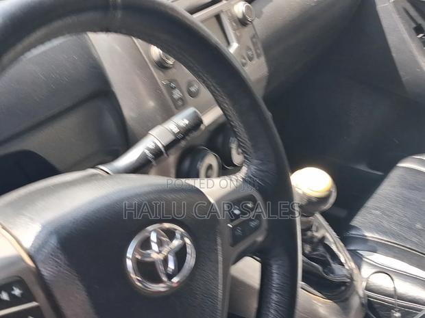 New Toyota Avensis Verso 2009 Silver