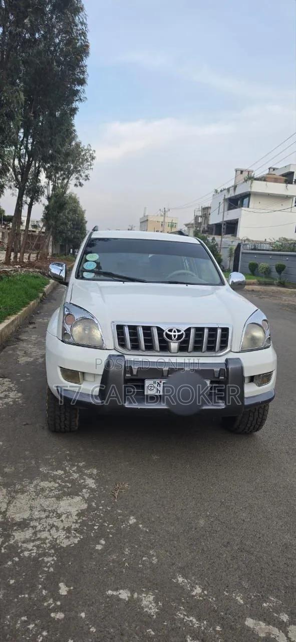Toyota Land Cruiser Prado 2005 White